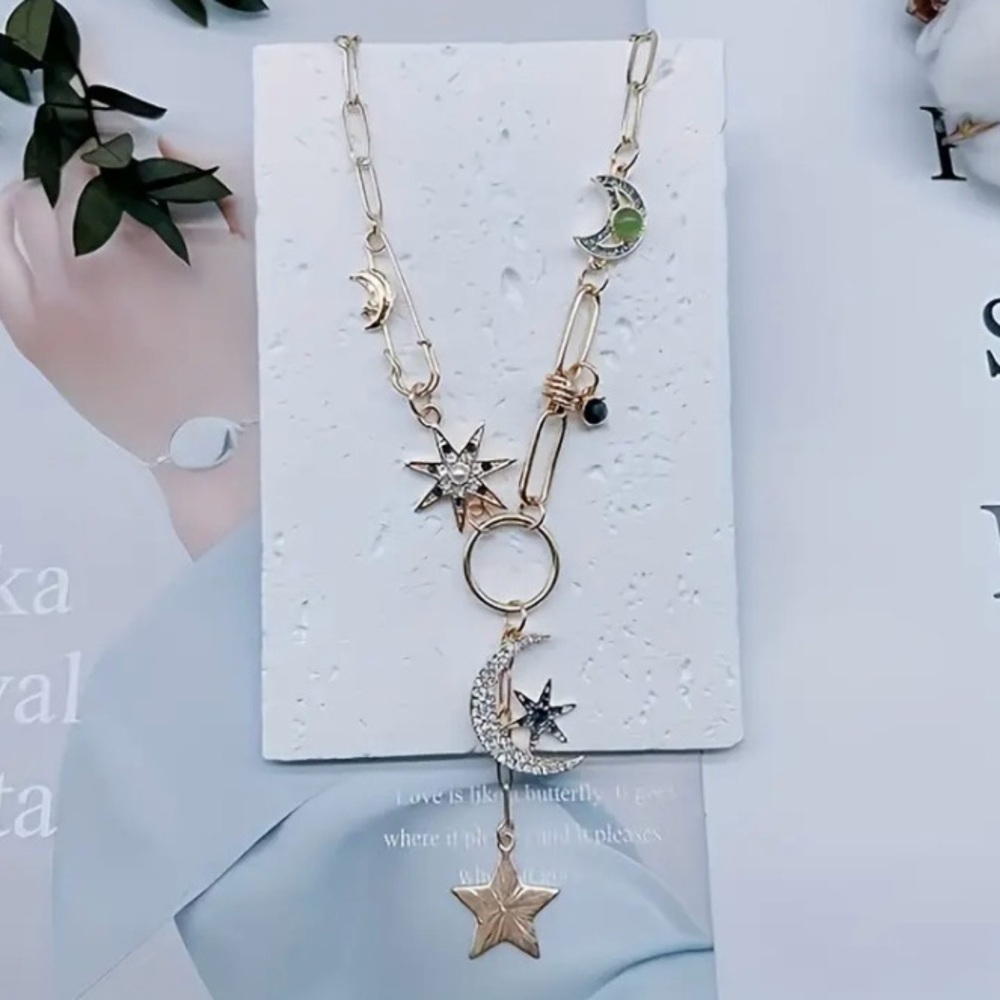 🔵 Celestial Paper Clip Fashion Necklace - Picture 3 of 9